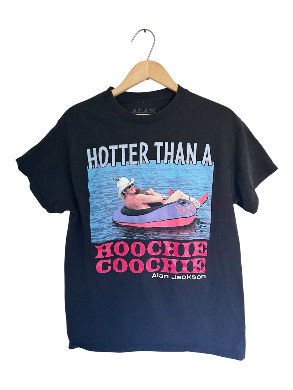 Alan Jackson Hotter Than A Hoochie Coochie Cotton T-Shirr Medium